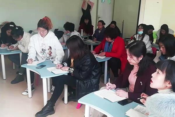 青岛感统失调训练游戏 不同年龄阶段的感统游戏推荐